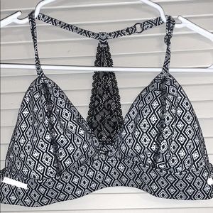 Black & white Nike sports bra 🤍